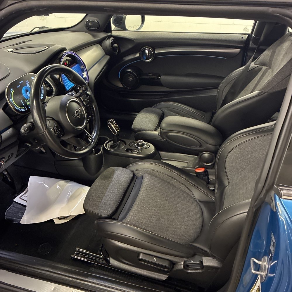 Used 2022 MINI Hardtop 2 Door SE with VIN WMW13DJ04N2R88085 for sale in Tysons, VA