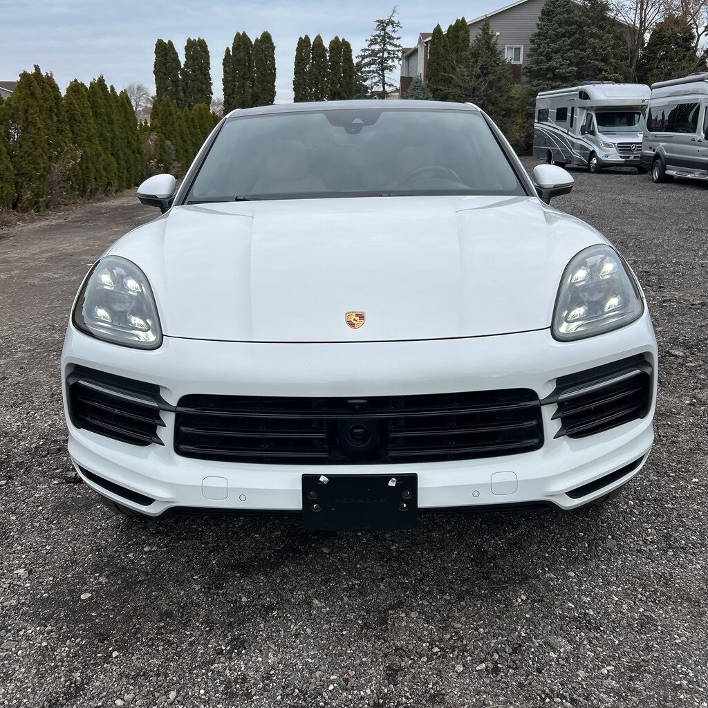 2021 Porsche Cayenne Coupe Base photo 2