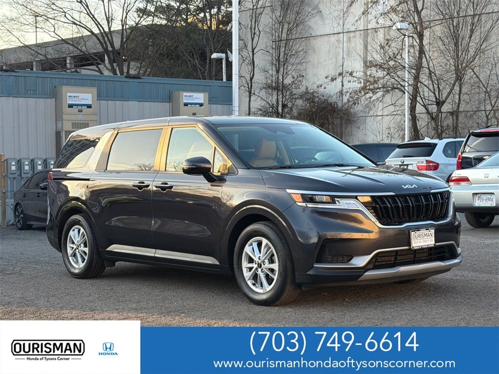 2023 Kia Carnival LX Seat Pkg's photo