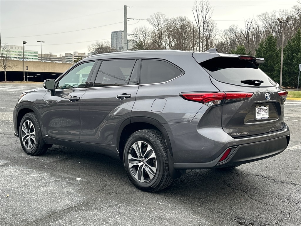Used 2022 Toyota Highlander Hybrid XLE SUV