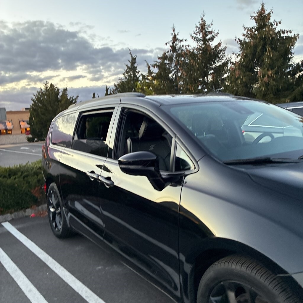 Used 2025 Chrysler Pacifica Limited Van Passenger Van