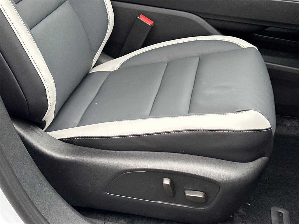 2026 Honda Prologue Touring photo 3