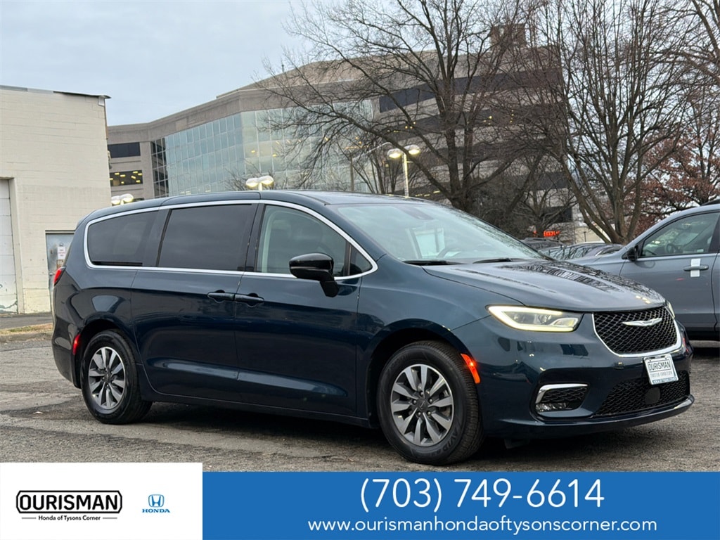 2024 Chrysler Pacifica PHEV