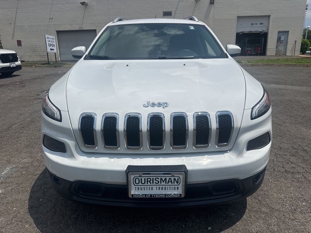 Used 2018 Jeep Cherokee Latitude with VIN 1C4PJLCB7JD553300 for sale in Tysons, VA