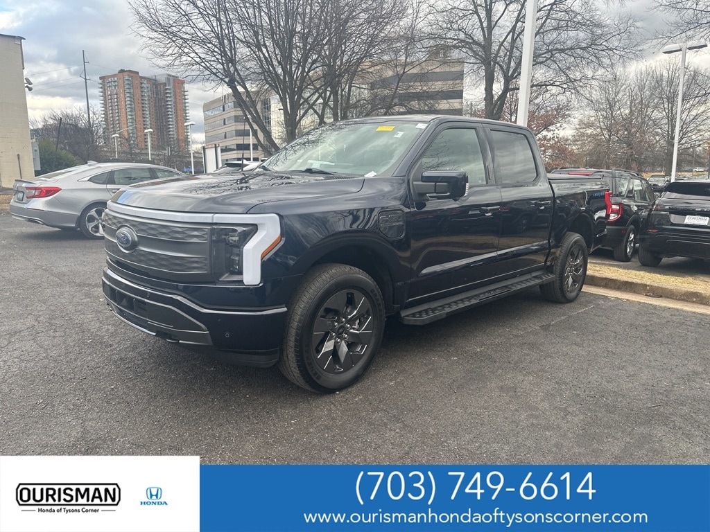 2023 Ford F-150 Lightning Lariat's photo