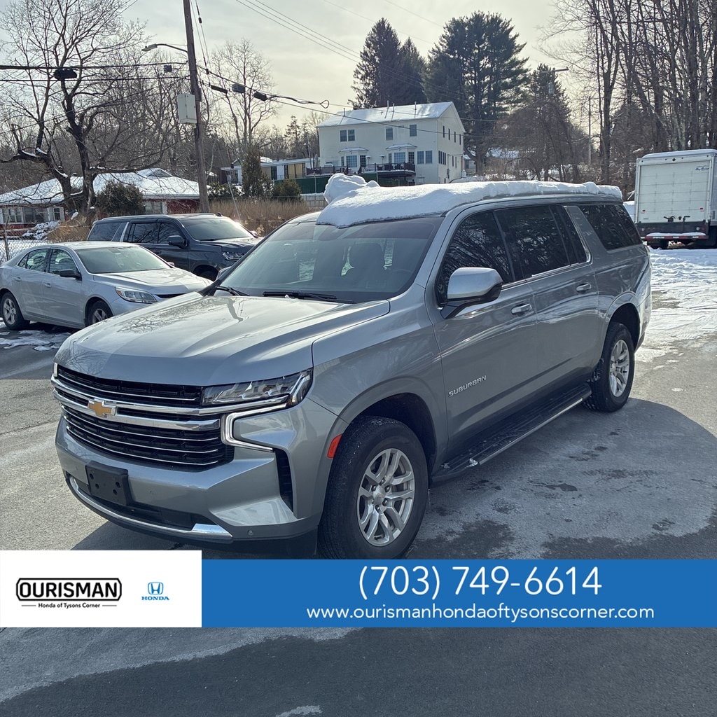 2023 Chevrolet Suburban LT's photo