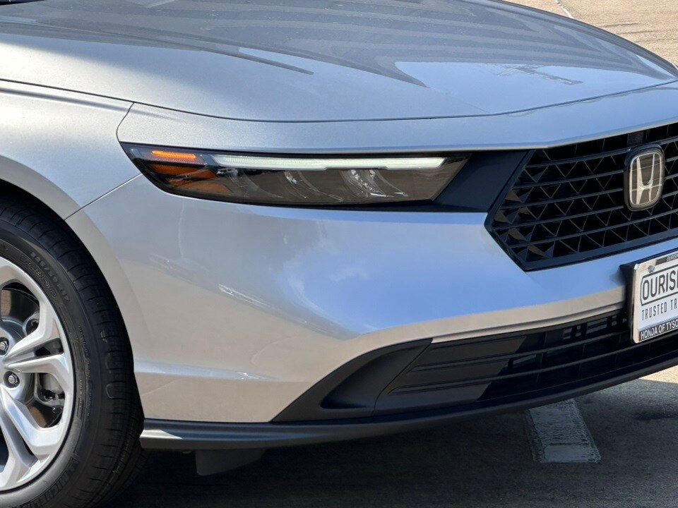 2025 Honda Accord LX photo 4