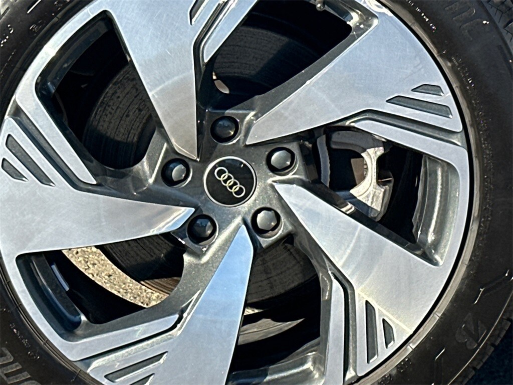 2025 Audi Q6 E-tron Premium Plus photo 3