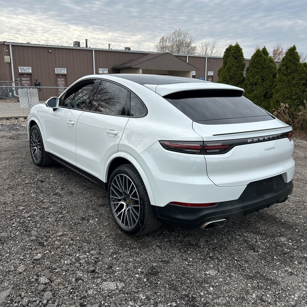 2021 Porsche Cayenne Coupe Base photo 4