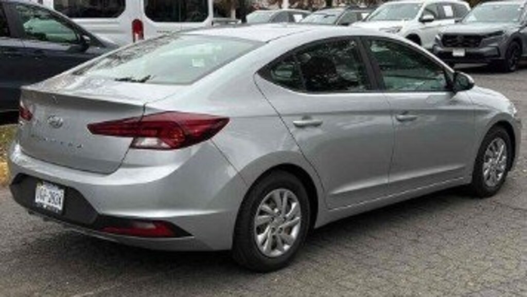 Used 2020 Hyundai Elantra SE Sedan