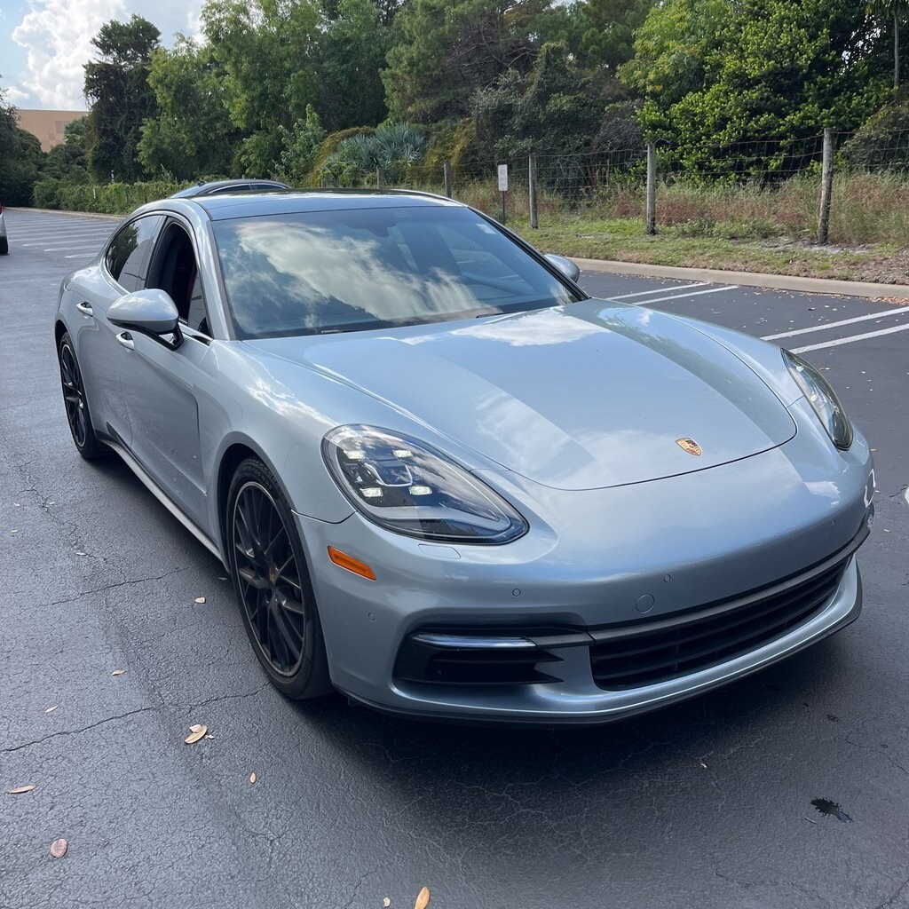 2019 Porsche Panamera Base 4 photo 2