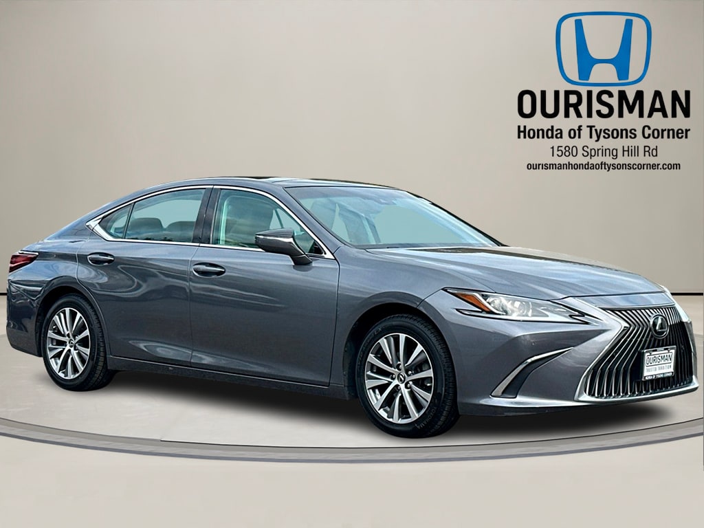 2020 Lexus ES 350's photo