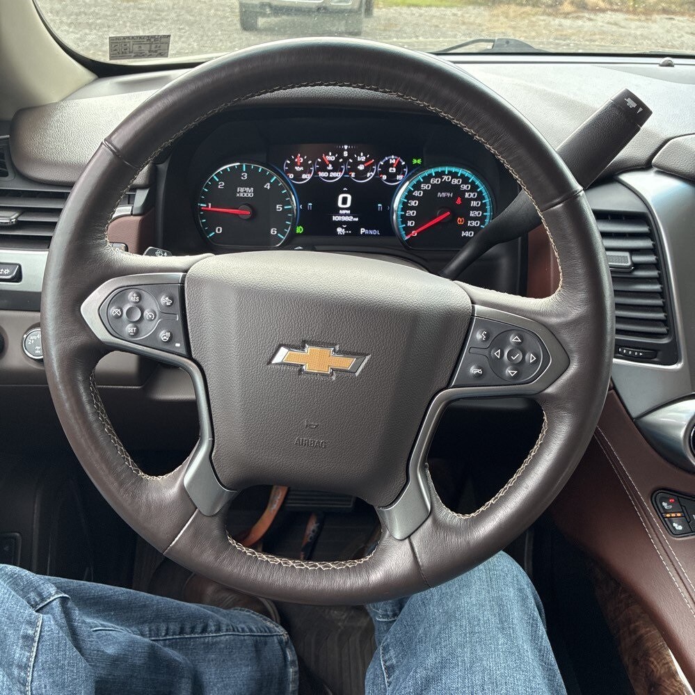 2017 Chevrolet Suburban Premier photo 2