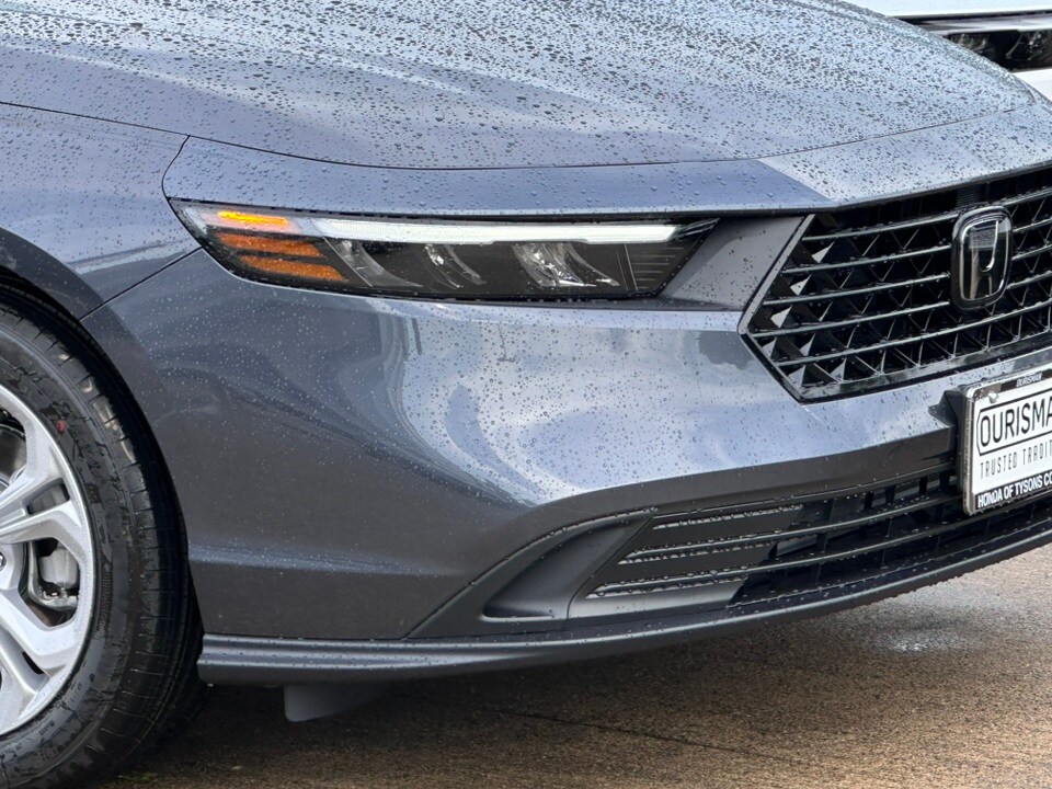 2025 Honda Accord LX photo 4