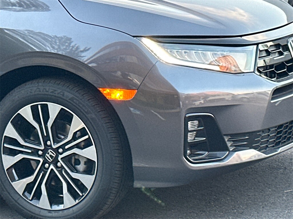 2026 Honda Odyssey Elite photo 3