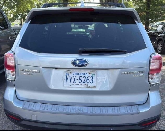 2017 Subaru Forester Touring photo 2
