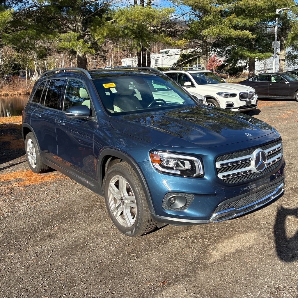 2022 Mercedes Benz GLB 250 4MATIC photo 2