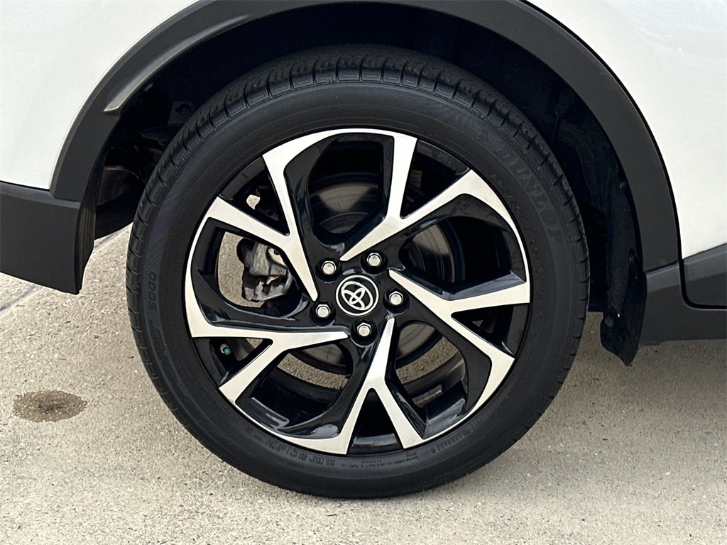 Used 2022 Toyota C-HR XLE SUV