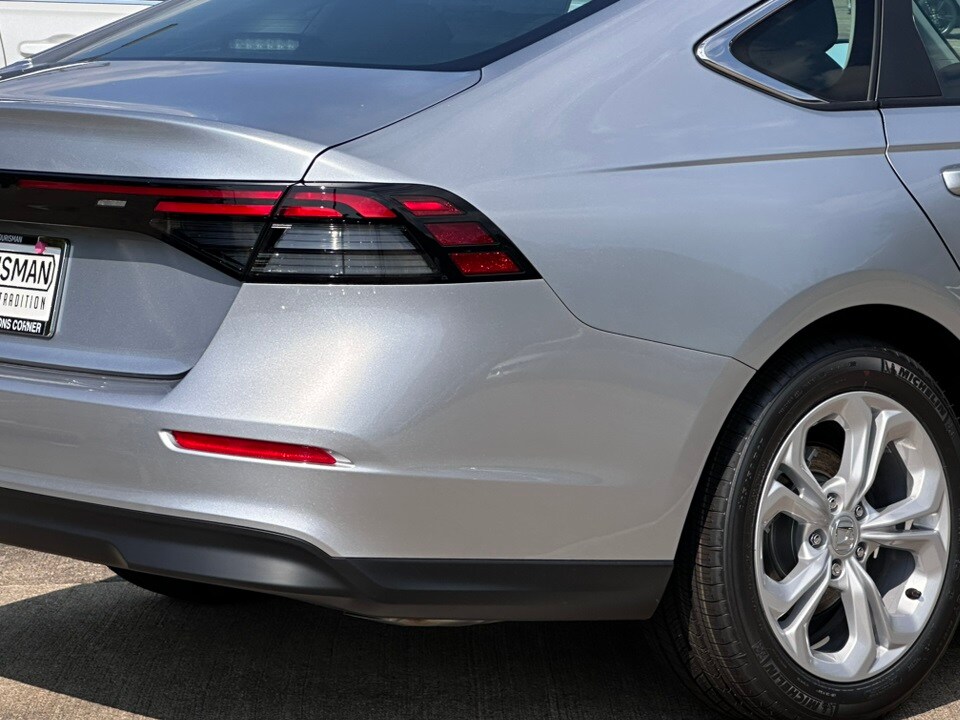 2025 Honda Accord LX photo 4