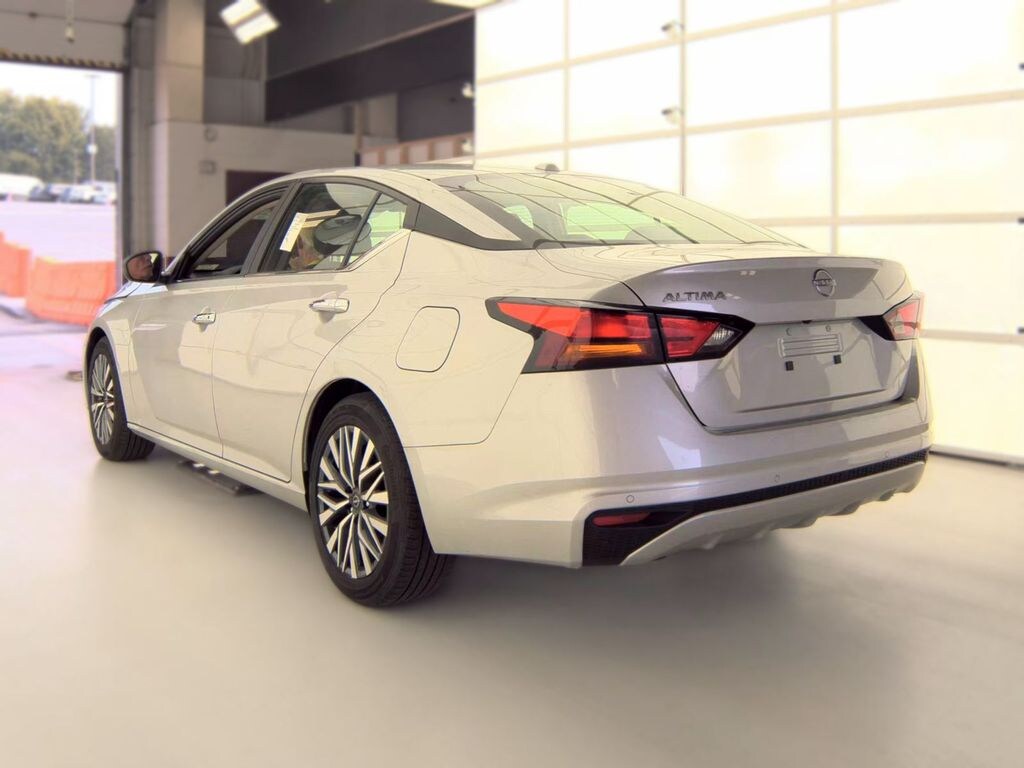 Used 2025 Nissan Altima 2.5 SV Sedan