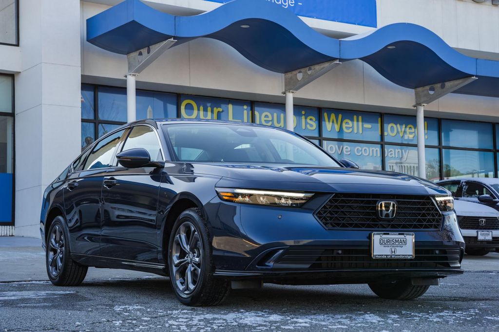 2025 Honda Accord Hybrid EX-L's photo