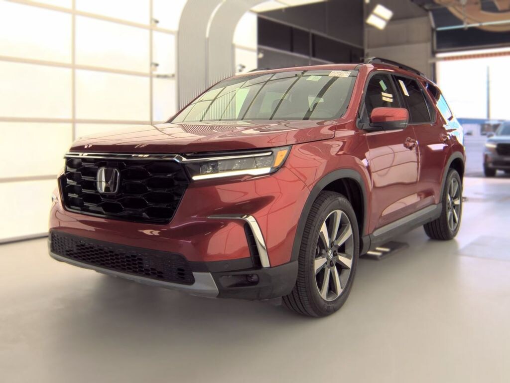 Used 2025 Honda Pilot Touring SUV