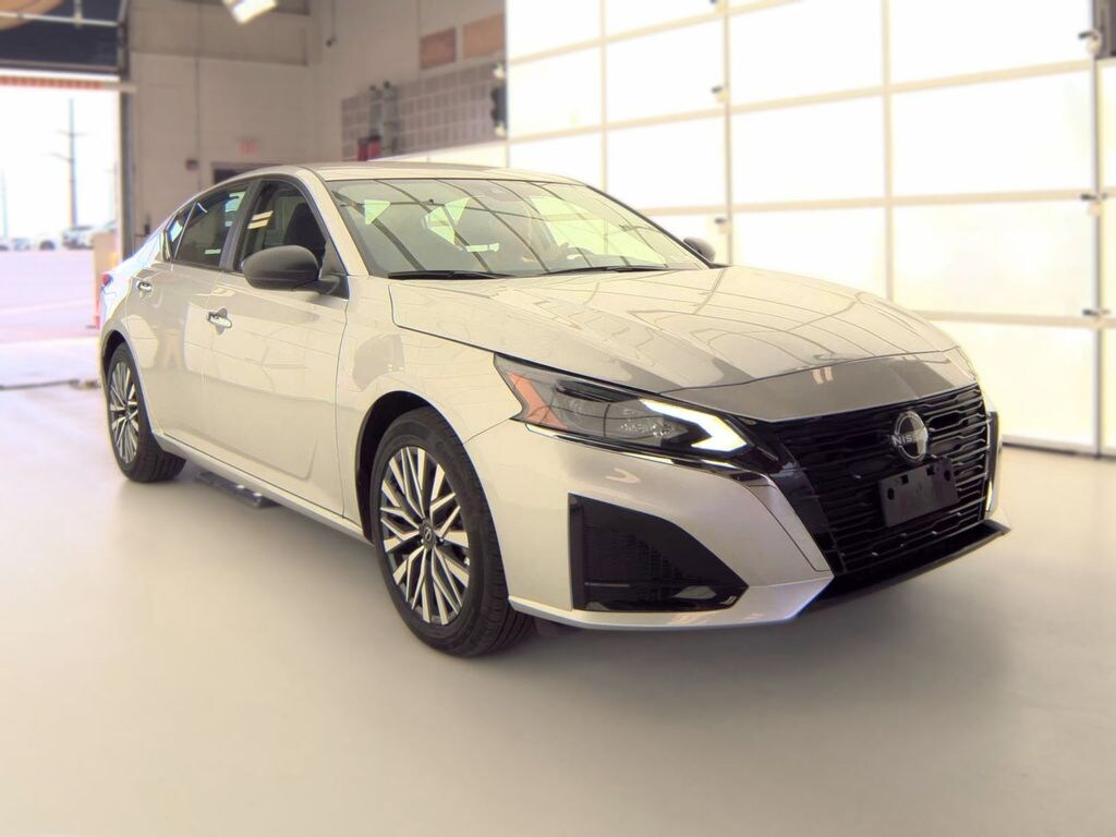 Used 2025 Nissan Altima 2.5 SV Sedan