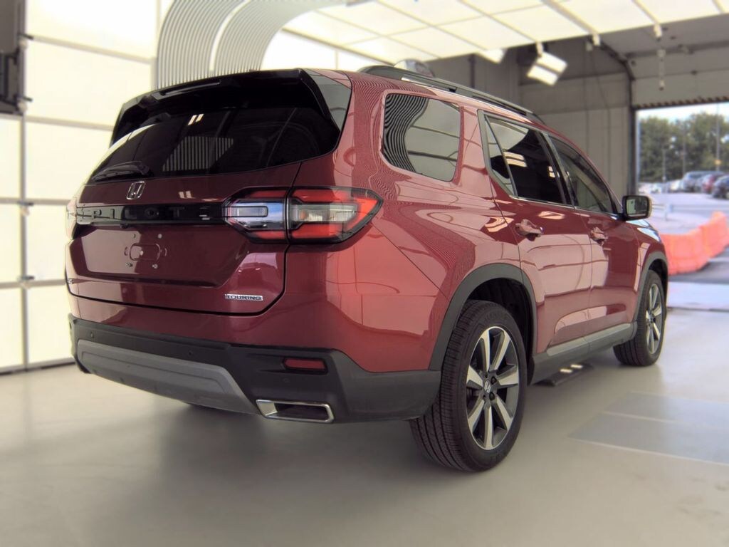 Used 2025 Honda Pilot Touring SUV