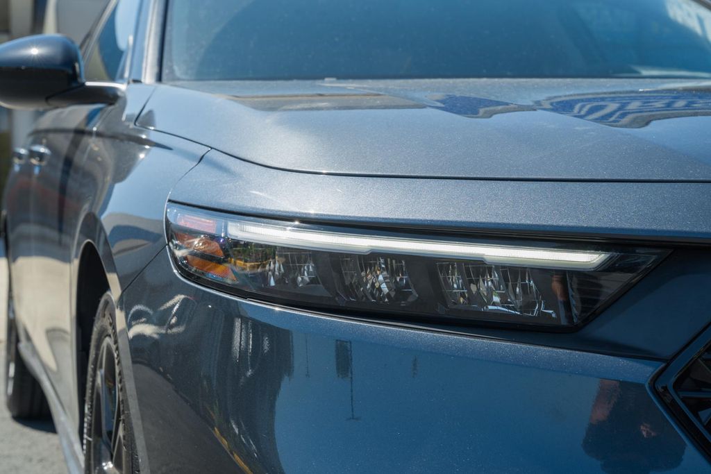 2025 Honda Accord SE - Photo 10