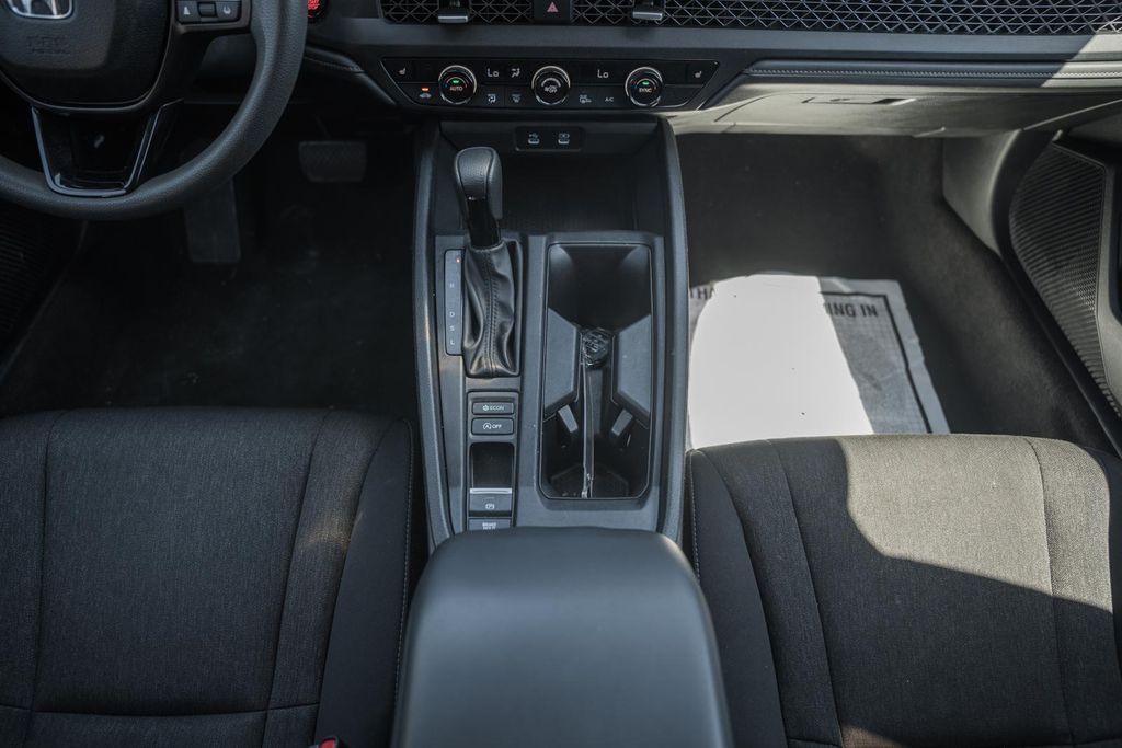 2025 Honda Accord SE - Photo 22