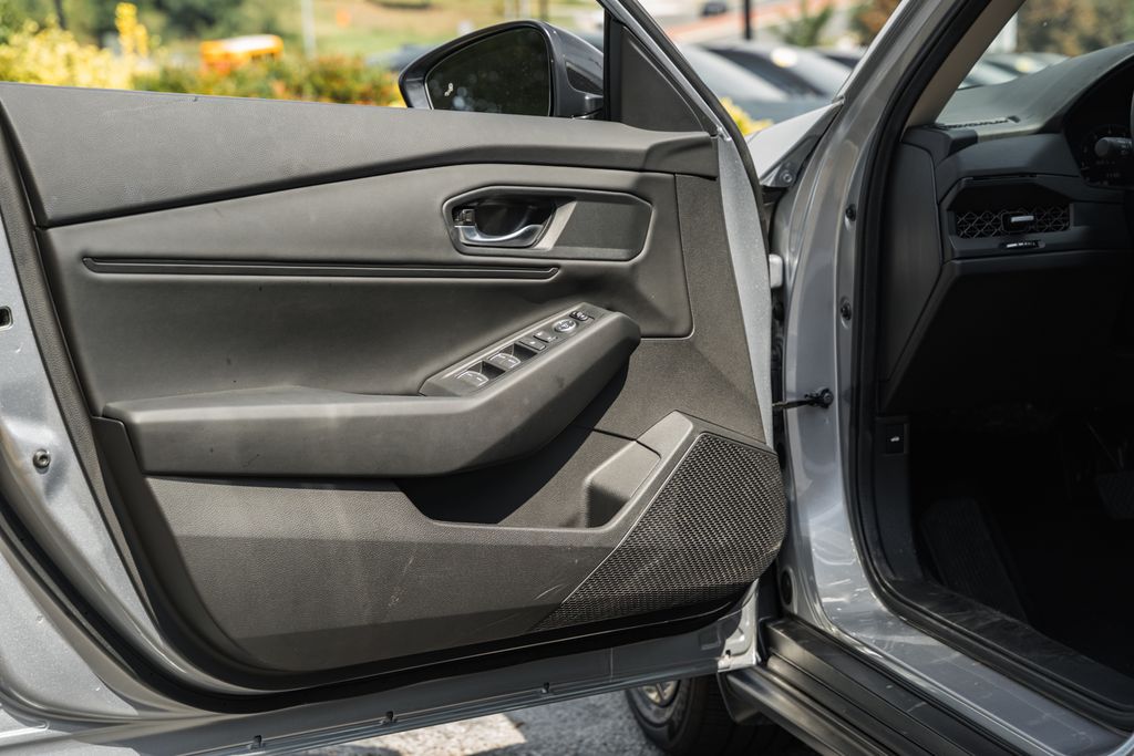 2025 Honda Accord SE - Photo 31
