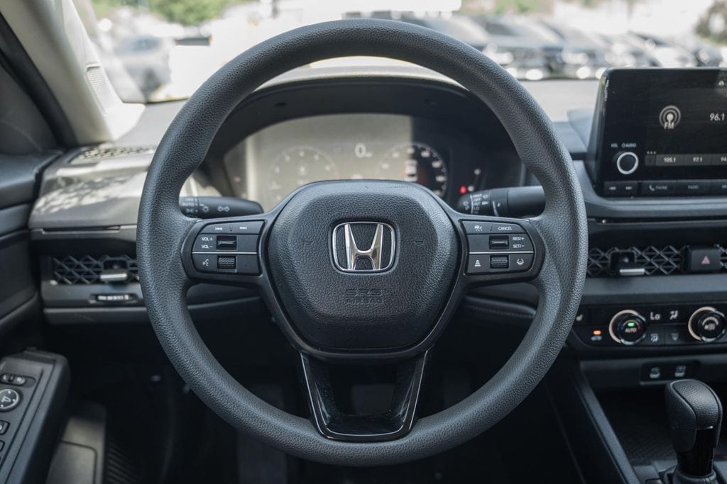2025 Honda Accord SE - Photo 25