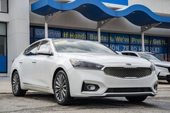 2017 Kia Cadenza Premium Sedan