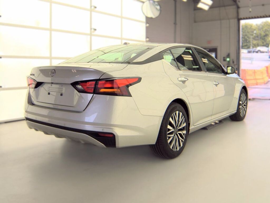 Used 2025 Nissan Altima 2.5 SV Sedan
