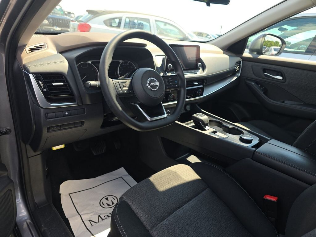 Used 2022 Nissan Rogue SV SUV