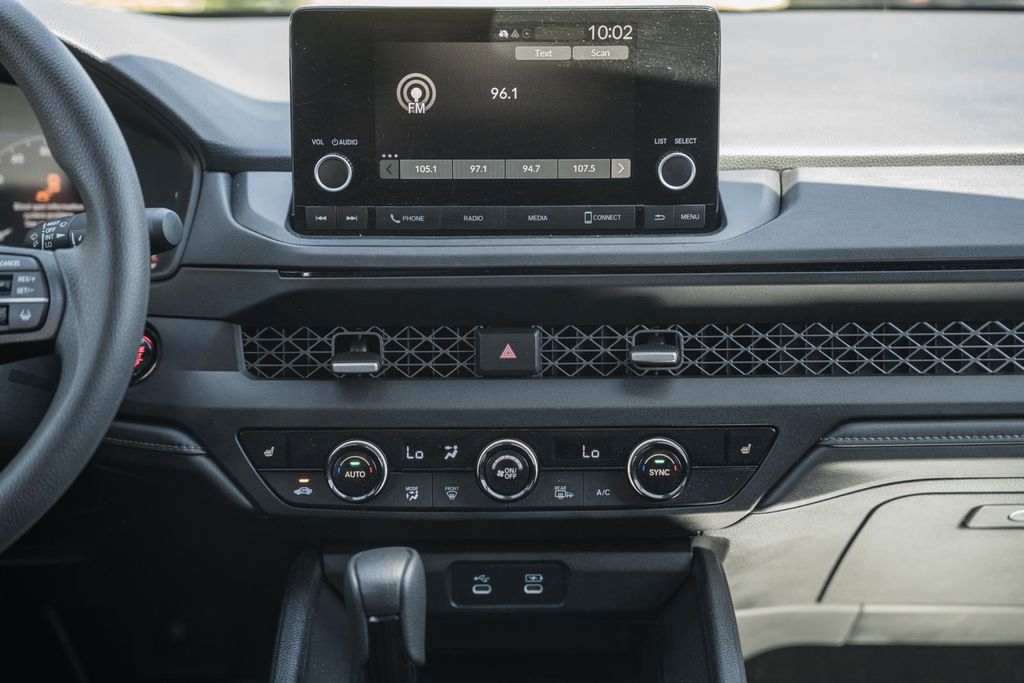 2025 Honda Accord SE - Photo 17