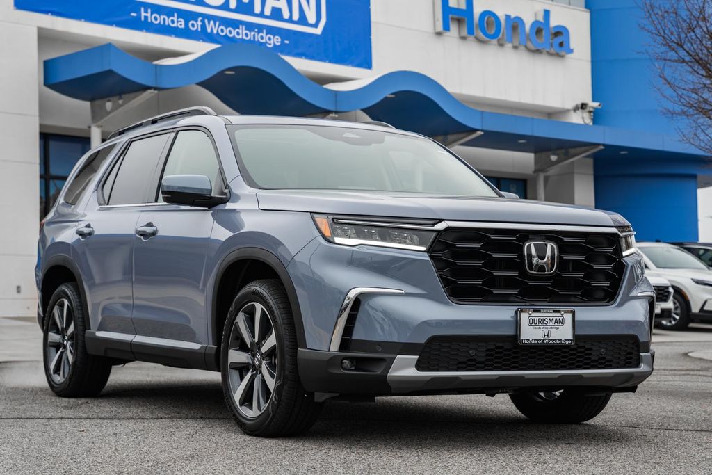 2025 Honda Pilot Touring's photo