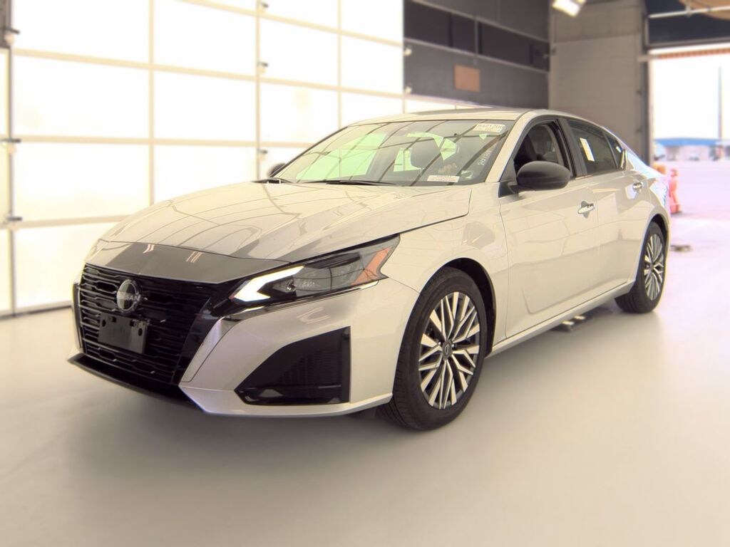 Used 2025 Nissan Altima 2.5 SV Sedan