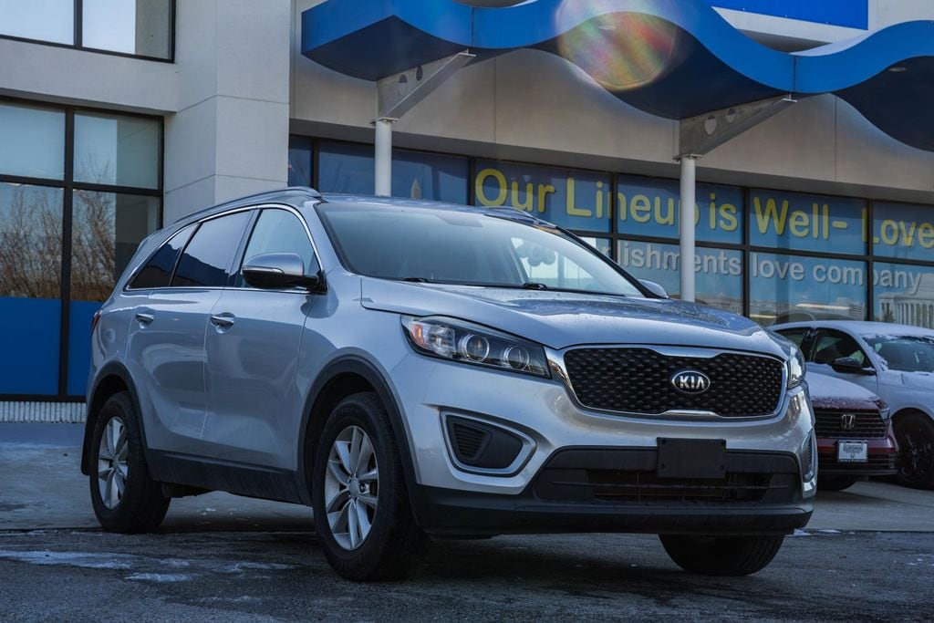 2017 Kia Sorento LX's photo