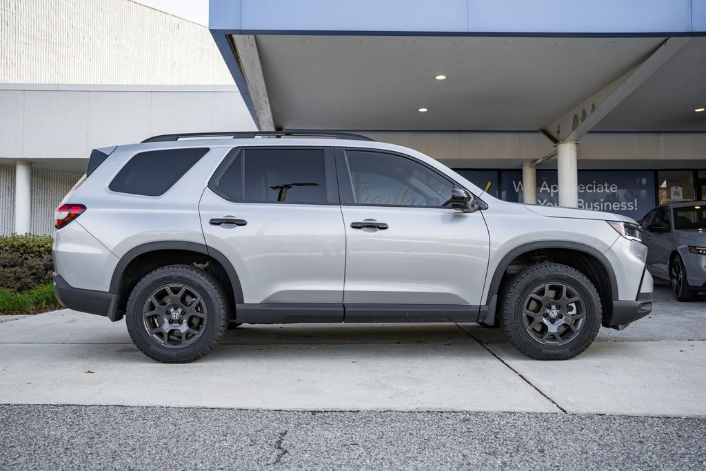 Certified 2025 Honda Pilot TrailSport SUV