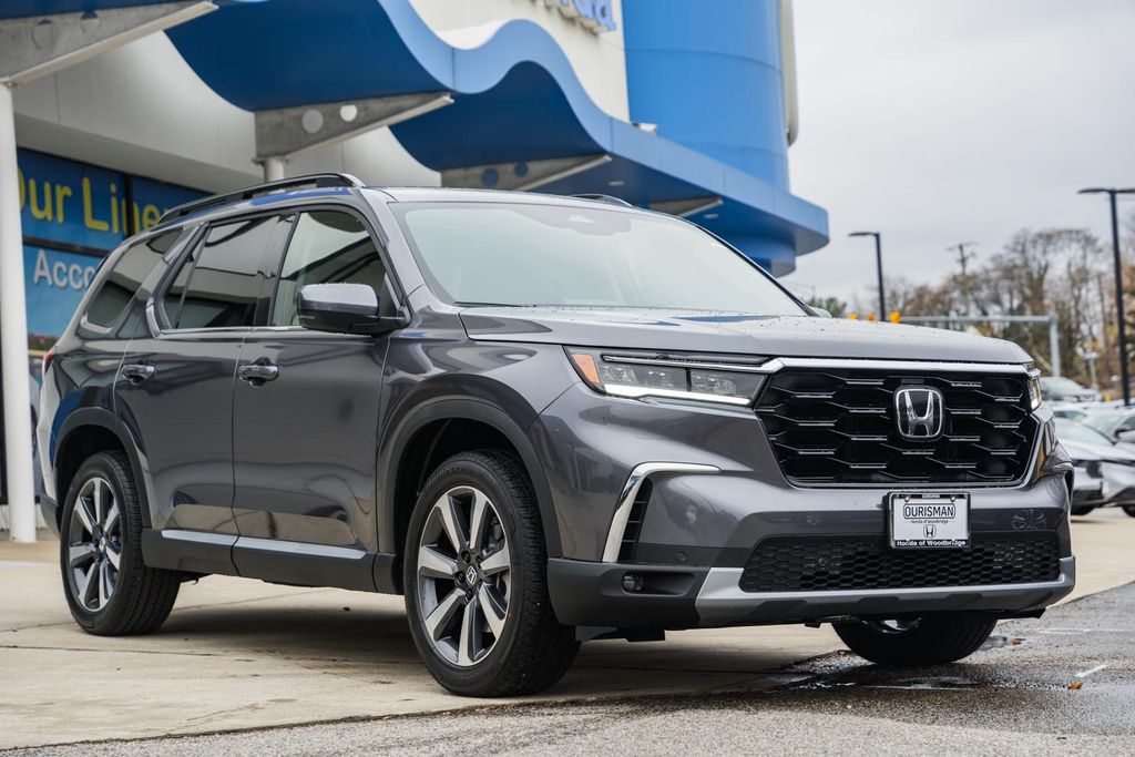 2025 Honda Pilot Touring's photo