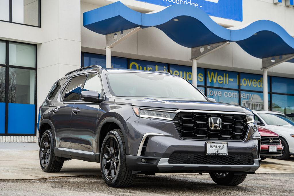 2025 Honda Pilot Touring's photo