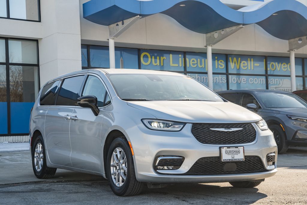 2024 Chrysler Pacifica Touring L