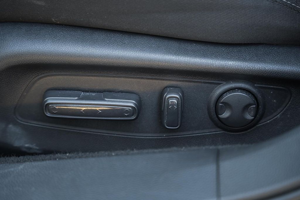 2025 Honda Accord SE - Photo 29