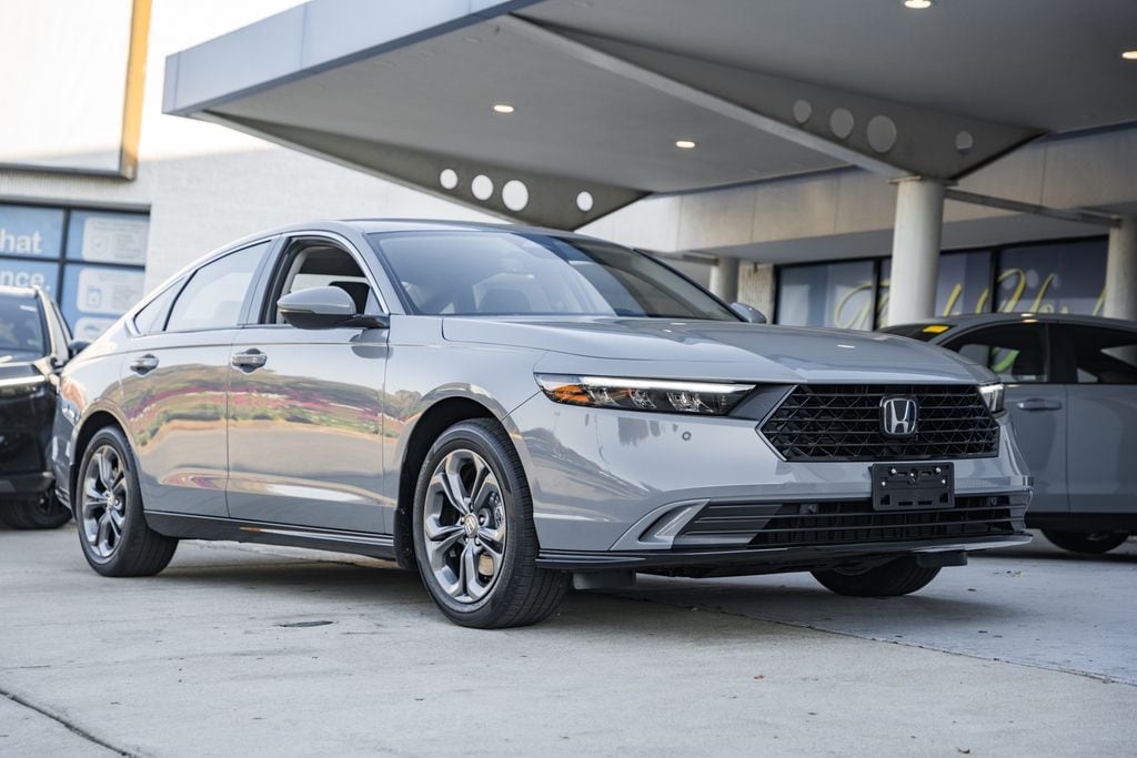 2025 Honda Accord Hybrid EX-L's photo