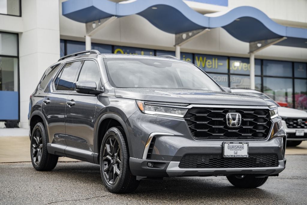 2025 Honda Pilot Touring's photo