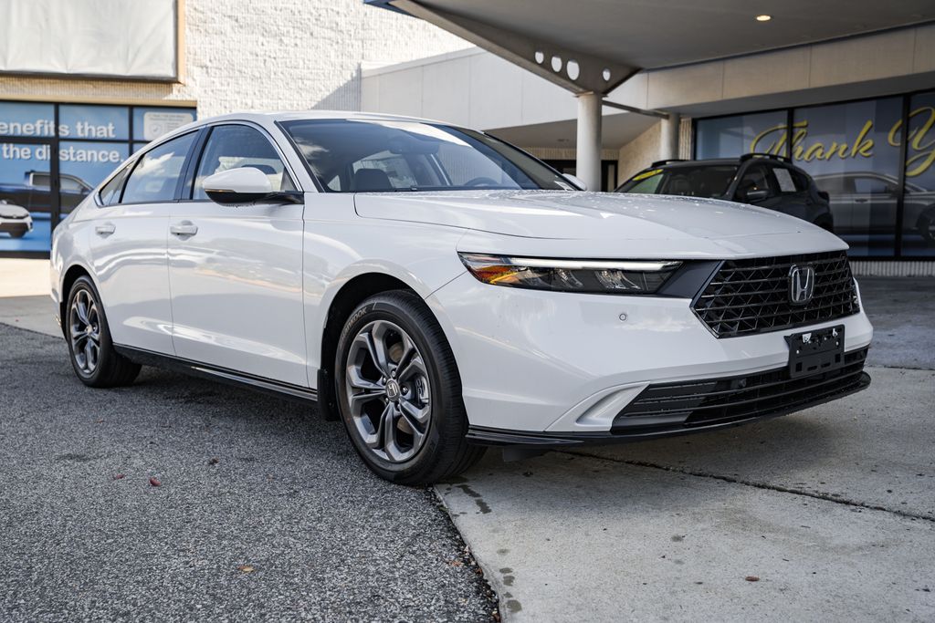 2025 Honda Accord Hybrid EX-L's photo