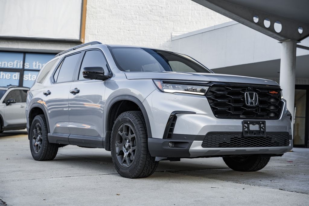 Certified 2025 Honda Pilot TrailSport SUV