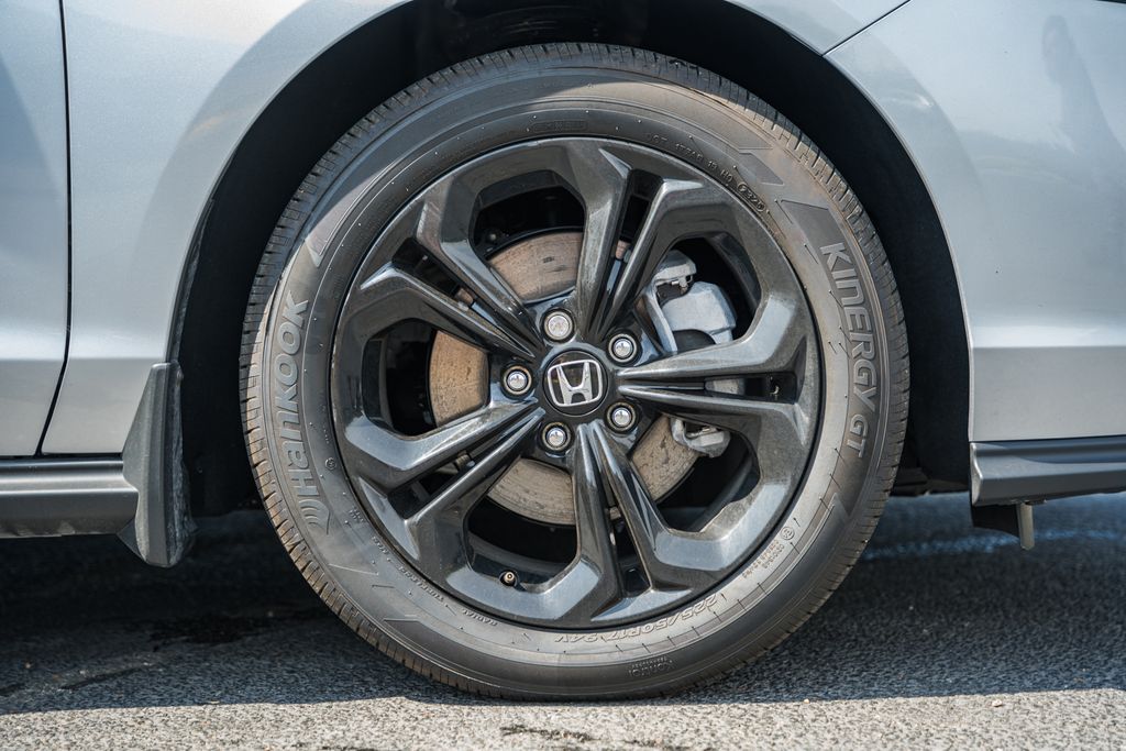 2025 Honda Accord SE - Photo 12