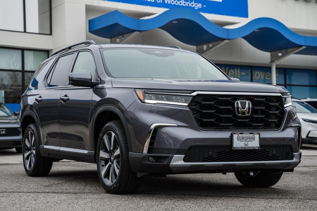 2025 Honda Pilot Touring's photo